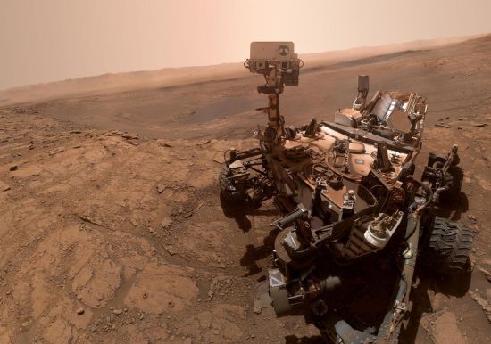 Curiosity Rover takes a selfie on Mars. Credit: NASA/JPL-Caltech/MSSS